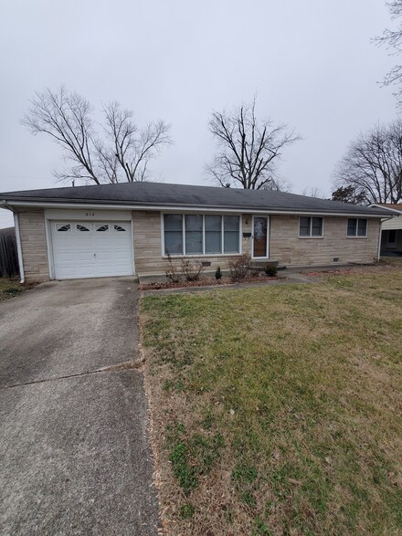 818 Sarasota Dr, Seymour, IN 47274