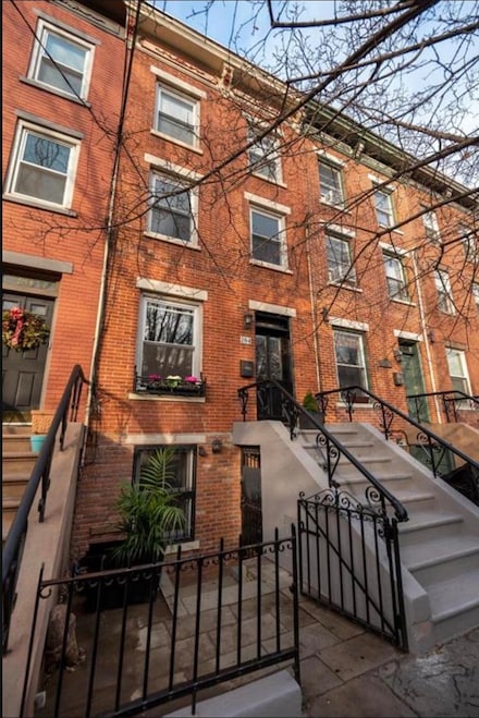 284 6th St Unit Garden, Jersey City, NJ 07302