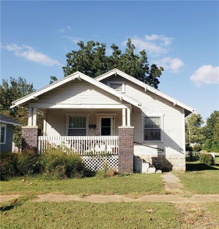 210 W Quincy St, Pittsburg, KS 66762