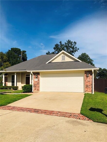 9533 Rhapsody Ln, Shreveport, LA 71118