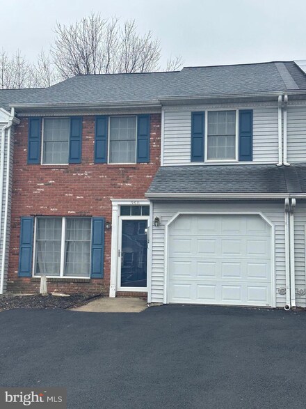 350 Village Walk Dr, Macungie, PA 18062