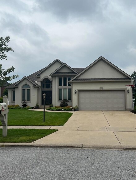 9924 Sequoia Ln, Munster, IN 46321