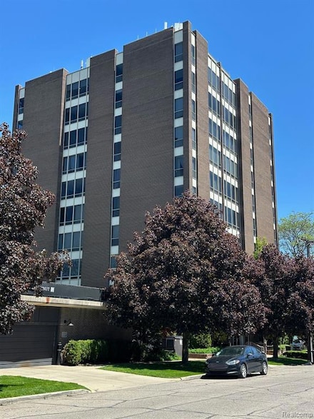 20 Chestnut St Unit 401 & 408, Wyandotte, MI 48192