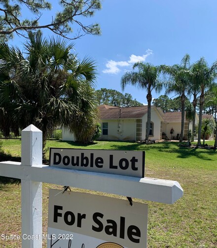 1037 Hammacher Ave SW, Palm Bay, FL 32908