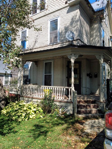 12 Williams St, Lancaster, NH 03584