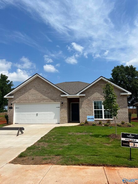 14440 Harvest Ridge Ln, Athens, AL 35611