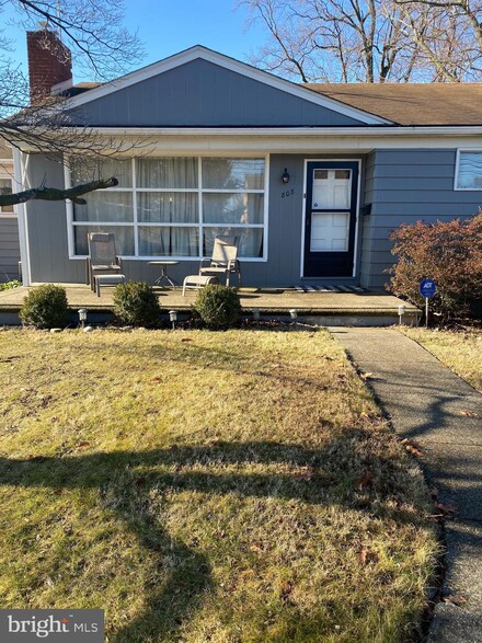 803 Amosland Rd, Morton, PA 19070