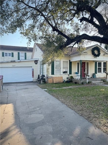 302 E 5th St, Bishop, TX 78343