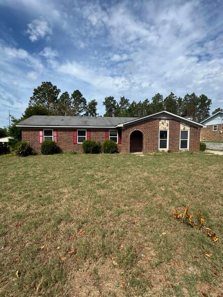 4221 Cap Chat St, Hephzibah, GA 30815
