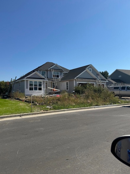 W207N5766 Muirfield Dr, Menomonee Falls, WI 53051