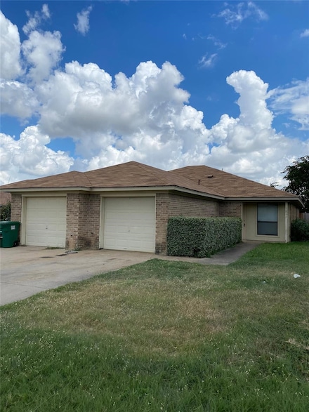 2812 Ridgecrest Dr, Fort Worth, TX 76133