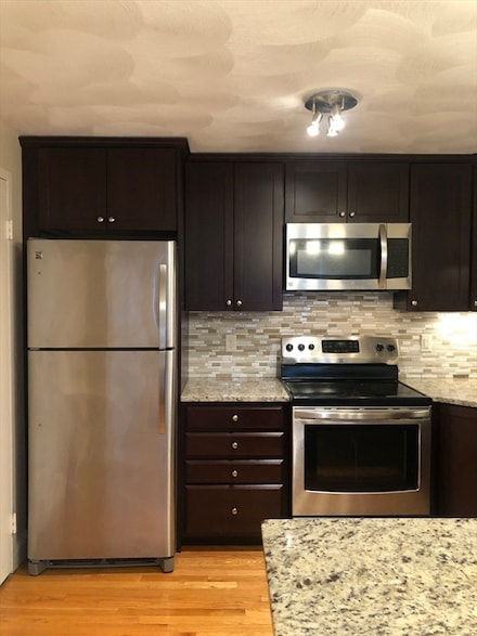 1105 Lexington St Unit 9, Waltham, MA 02452