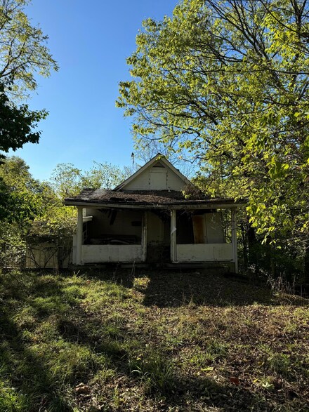 26 Miller St, Athens, OH 45701