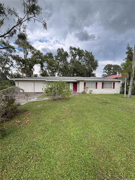 616 Vanderbaker Rd, Temple Terrace, FL 33617