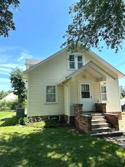 301 E Roosevelt St, Wausa, NE 68786