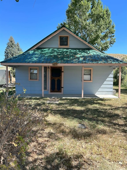 1604 Hayes Ave, Meeteetse, WY 82433
