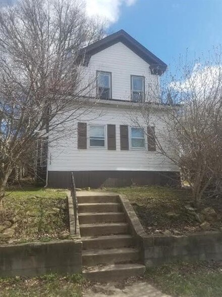 1920 Kenneth Ave, New Kensington, PA 15068