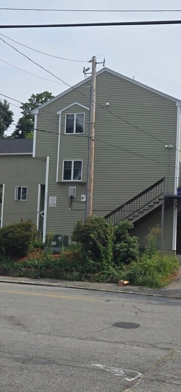 1036 Middlesex St Unit 9, Lowell, MA 01851