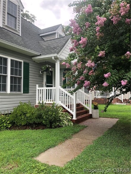 2121 F St, West Point, VA 23181