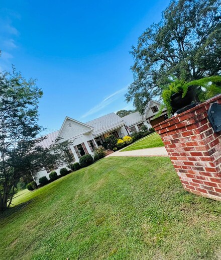415 Applewood Rd, Winfield, AL 35594