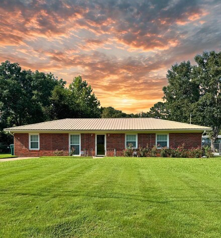 203 Kent Dr, Eufaula, AL 36027