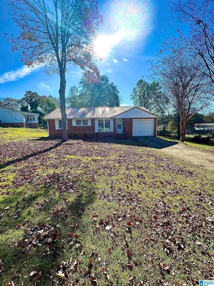 1501 Cloverdale Rd, Anniston, AL 36207