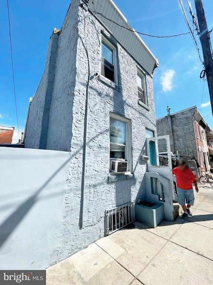 2431 N Leithgow St, Philadelphia, PA 19133