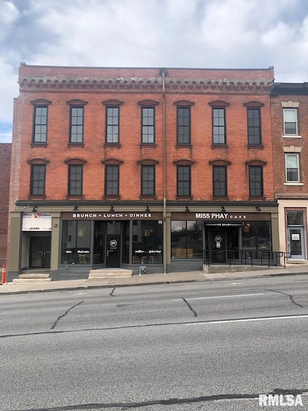 508 N Brady St Unit 203, Davenport, IA 52801
