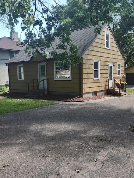 615 16th St SW, Willmar, MN 56201