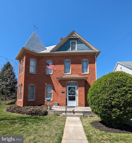 370 E King St, Littlestown, PA 17340