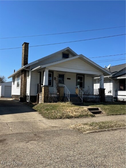 1277 Greenfield Ave SW, Canton, OH 44706