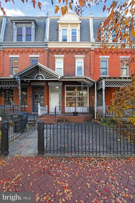 612 Benson St, Camden, NJ 08103