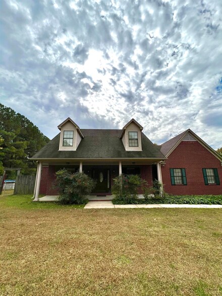 1921 Campbell Rd, Millington, TN 38053