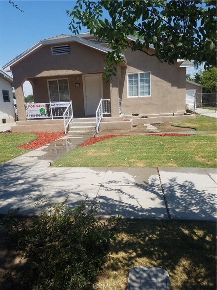 302 Eye St, Bakersfield, CA 93304