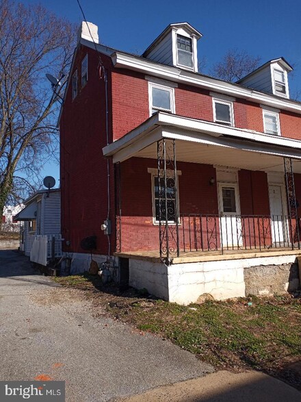 5 4th St, Brookhaven, PA 19015