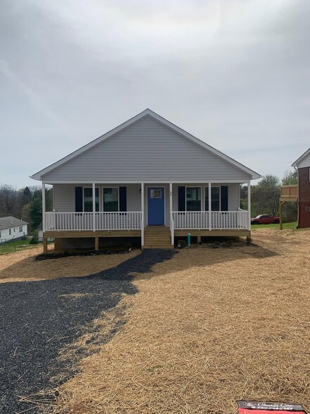 62 Augusta St, Verona, VA 24482