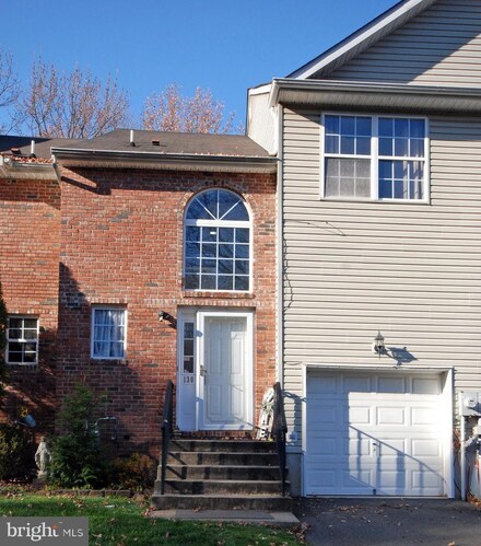 130 Orchid Ln, Ewing, NJ 08638