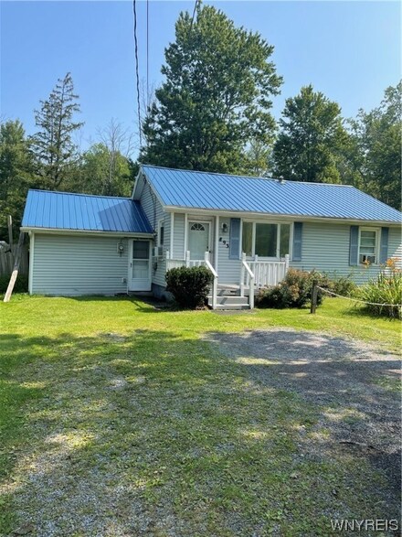 893 Main Rd, Corfu, NY 14036