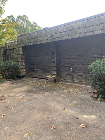 99 Obtuse Hill Rd, Brookfield, CT 06804