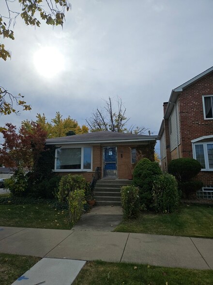 6101 W 64th St, Chicago, IL 60638