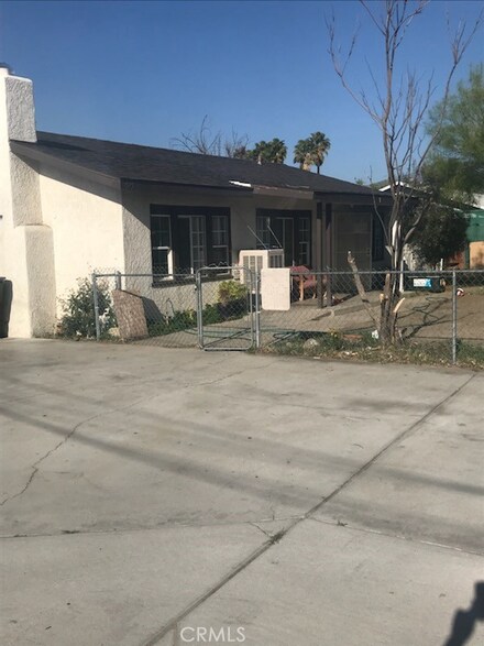 575 E 1st St, San Jacinto, CA 92583