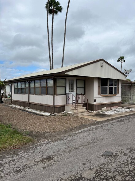 4901 E State Highway 107 Unit B-4, Edinburg, TX 78542