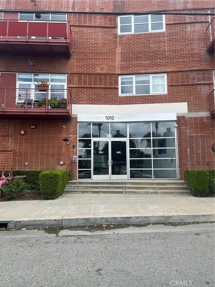 1010 Sycamore Ave Unit 205, South Pasadena, CA 91030