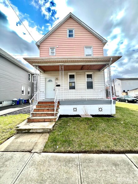 34 Water St, South River, NJ 08882