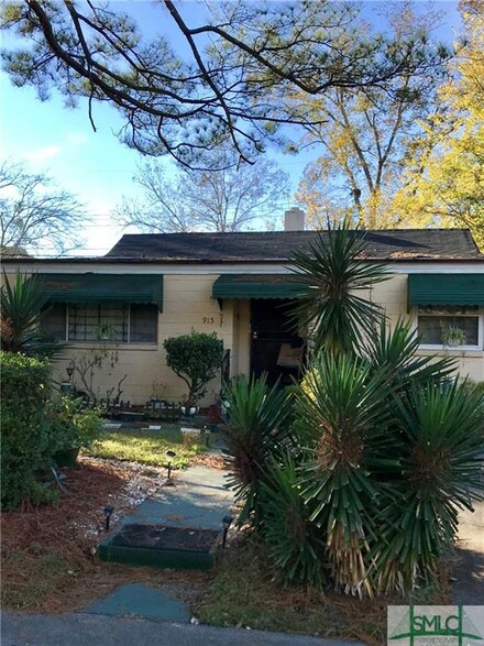 915 Googe St, Savannah, GA 31415