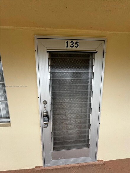 135 Berkshire E Unit F, West Palm Beach, FL 33417