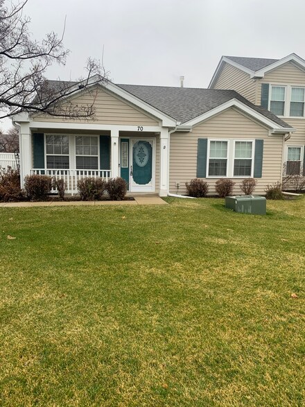 70 Waterbury Cir, Oswego, IL 60543