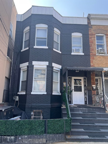 6209 Monroe Place, West New York, NJ 07093