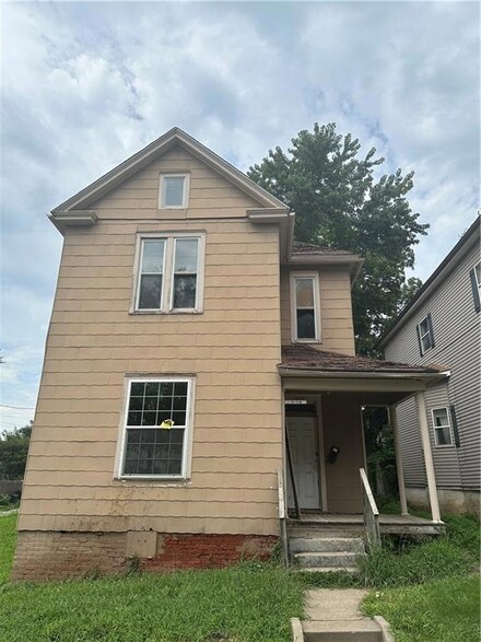 1615 Jules St, Saint Joseph, MO 64501