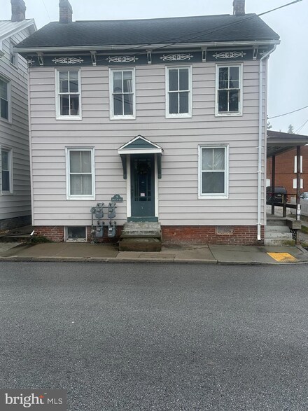 9 E Middle St, Hanover, PA 17331